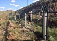 鐵路護欄網的使用壽命為什么比一般的護欄網使用壽命長?